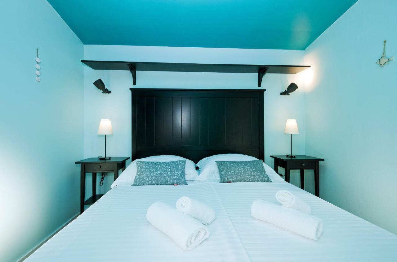 Hotel Camp San Antonio Biograd Na Moru Esterno foto