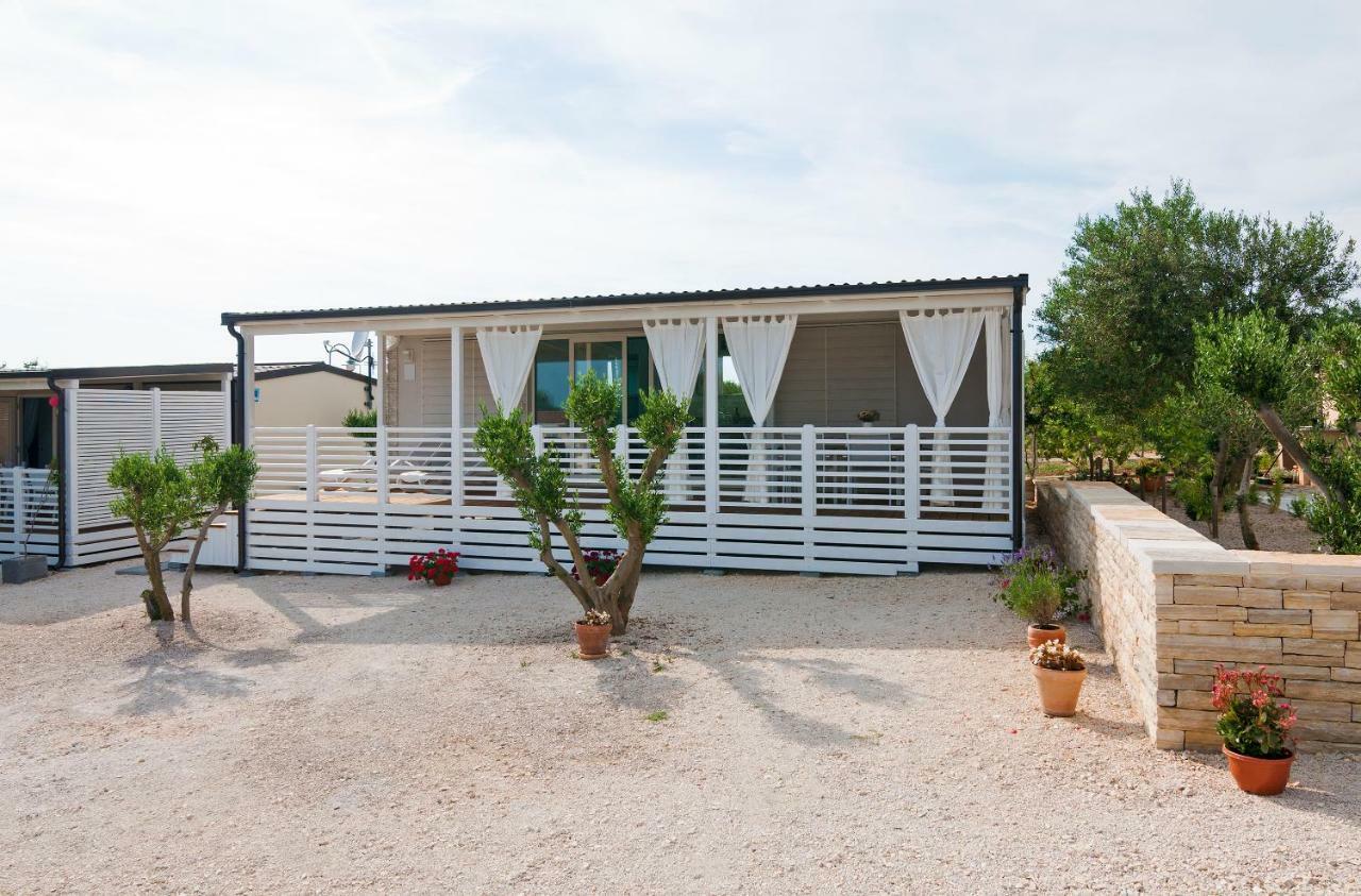 Hotel Camp San Antonio Biograd Na Moru Esterno foto